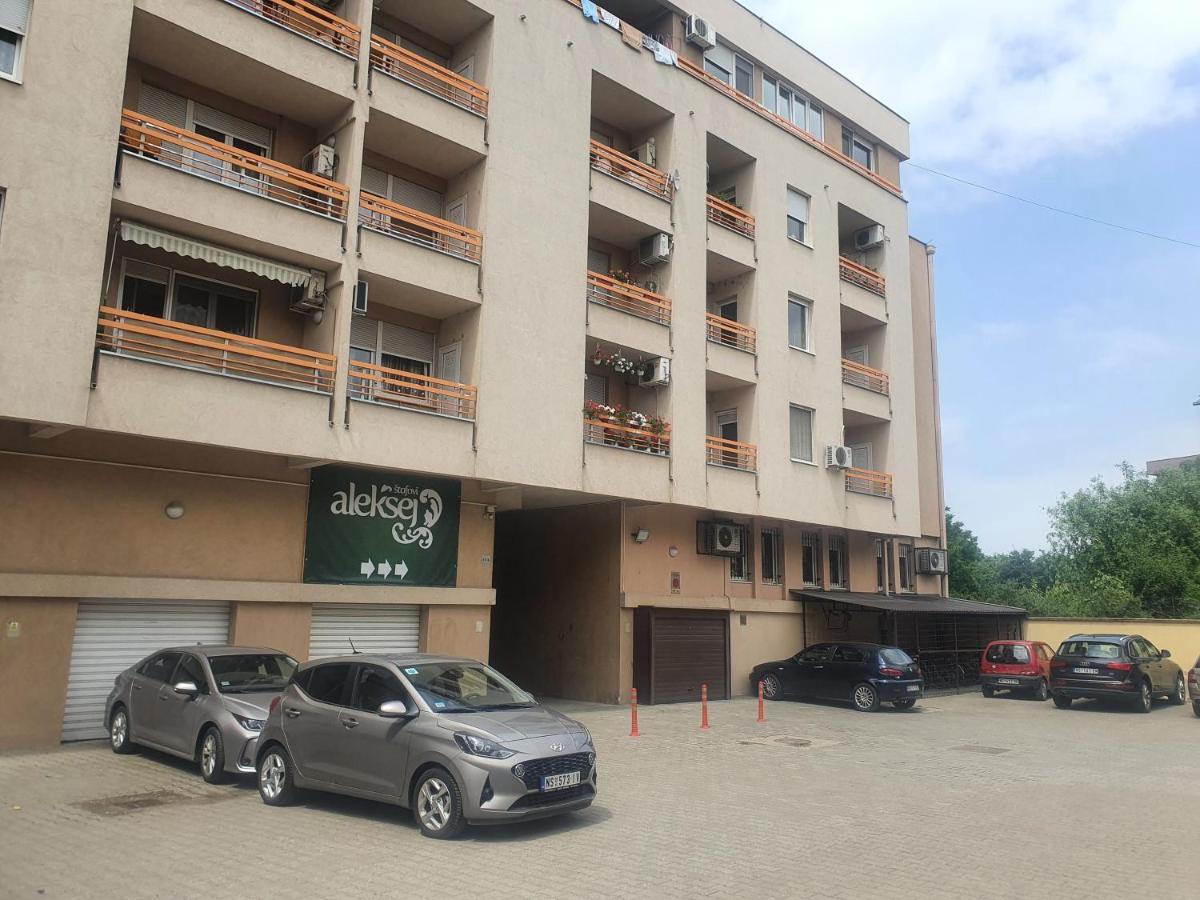 Apartman 64 - Besplatan Parking Za Goste نوفي ساد المظهر الخارجي الصورة